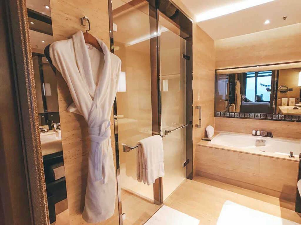 Ritz Carlton Hong Kong bathroom