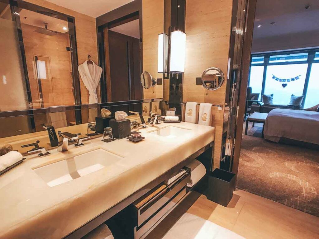 Ritz Carlton Hong Kong bathroom