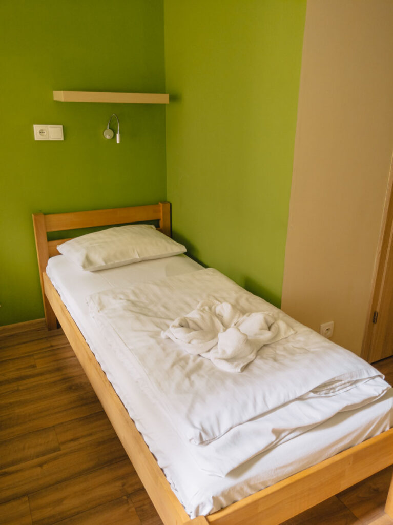 Dream Hostel twin room bed