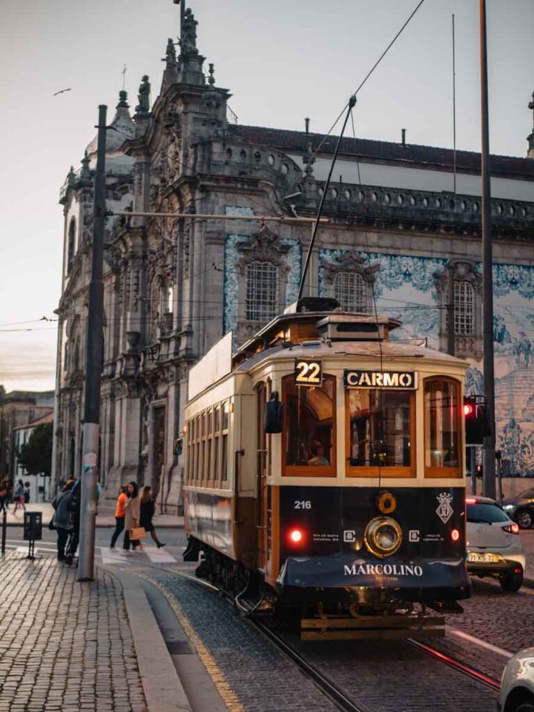 tram in porto