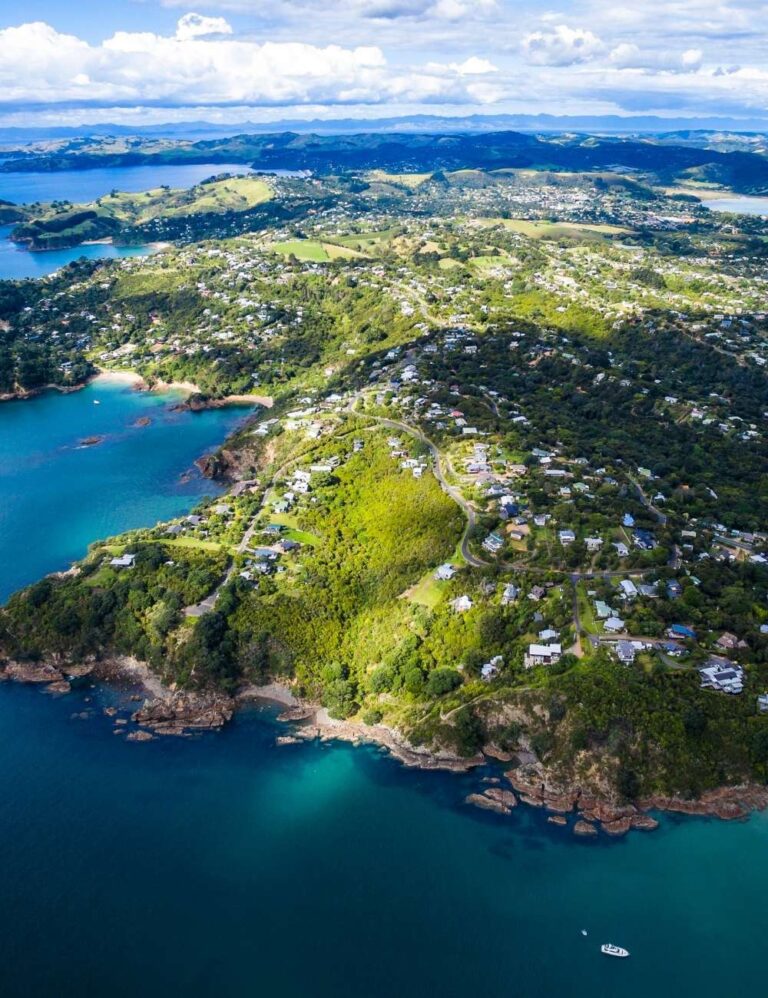 things to do on waiheke island scenic flight