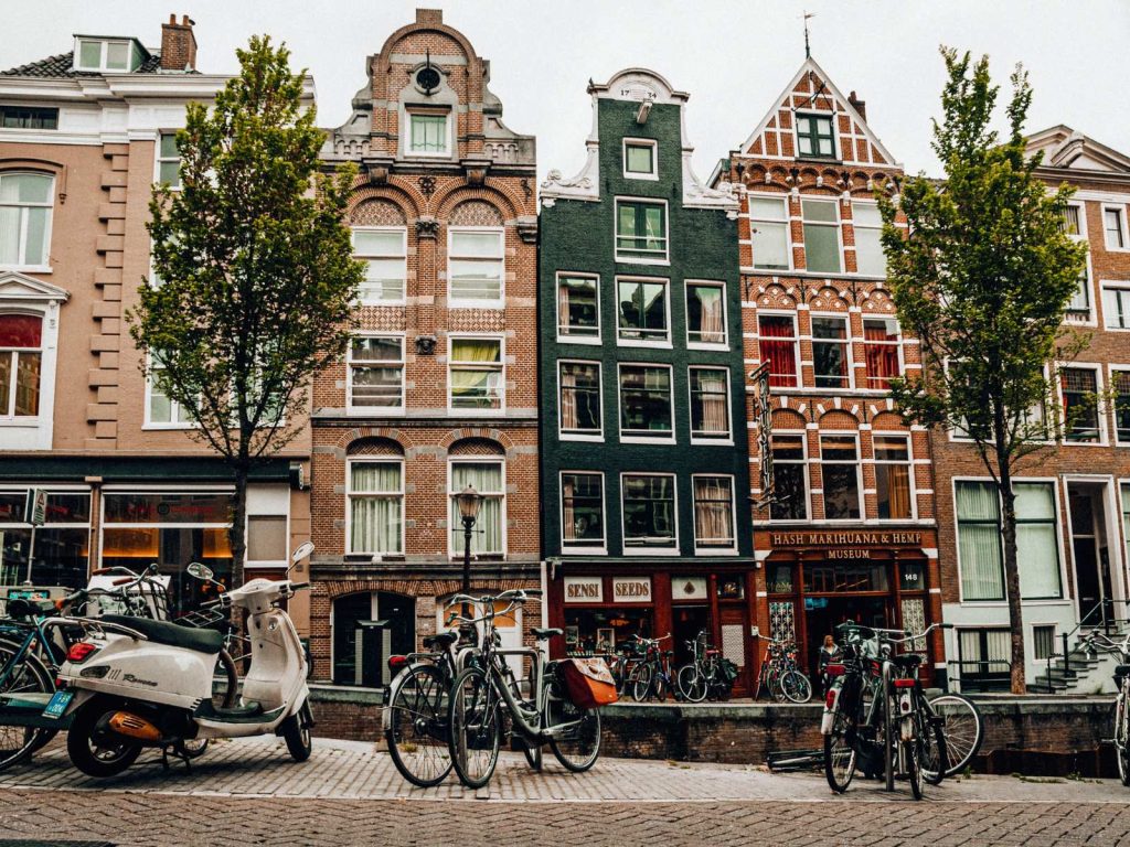 travel to amsterdam alone