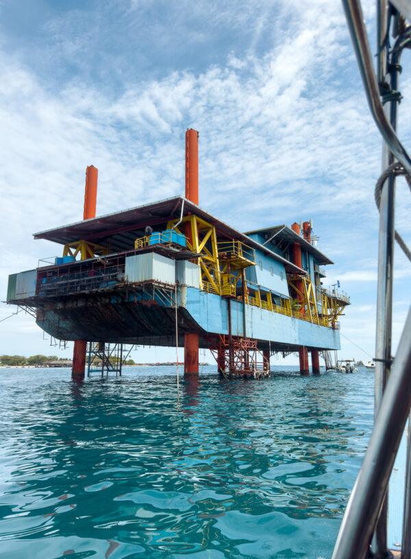 seaventures dive rig dive resort in malaysian borneo